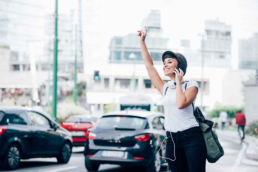 alt= "passageiro-taxi"